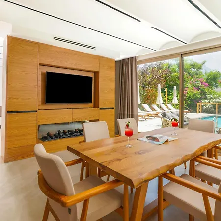 Alojamento de Acomodação e Pequeno-almoço Likya Gardens 4*